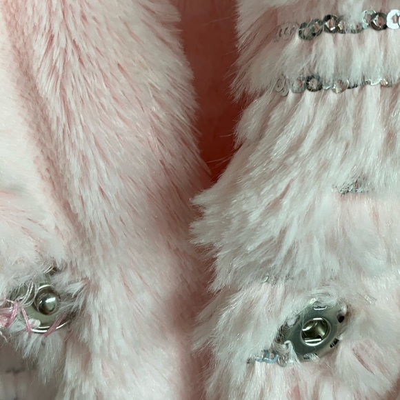 American Widgeon Girls Faux Fur Coat - Picture 5 of 6